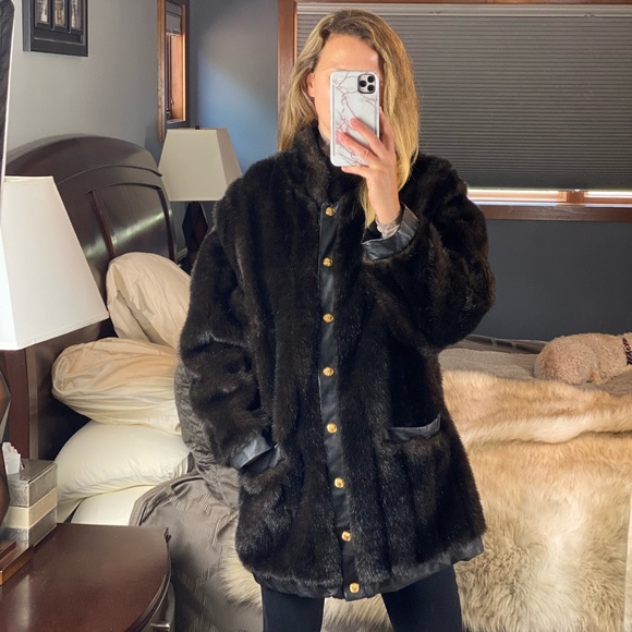 R.Z.R. Faux Fur with Leather Trim Coat with Detachable Sleeves, Large - Picture 2 of 11